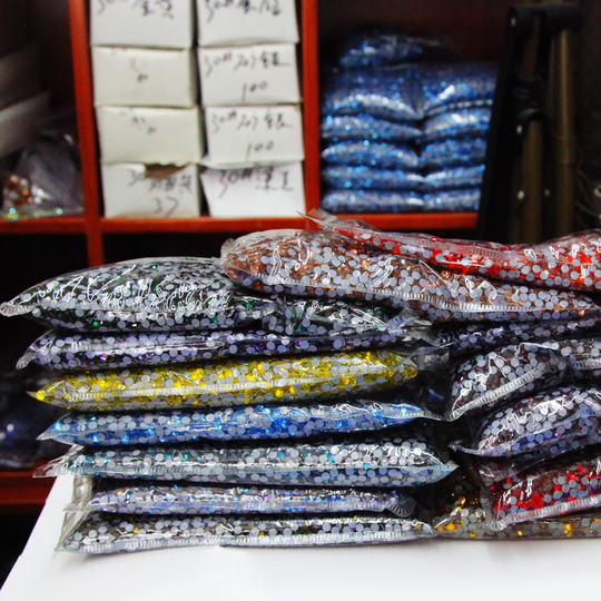 Pujiang Yantuo Wholesale Flatback Multiple colors and sizes Iron Hot fix Glass Strass Rhinestones for Garment Bulk