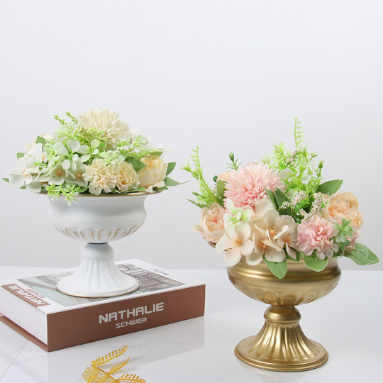 Factory Wholesale European Retro Iron Flower Floral Flower Arrangement Metal Vase